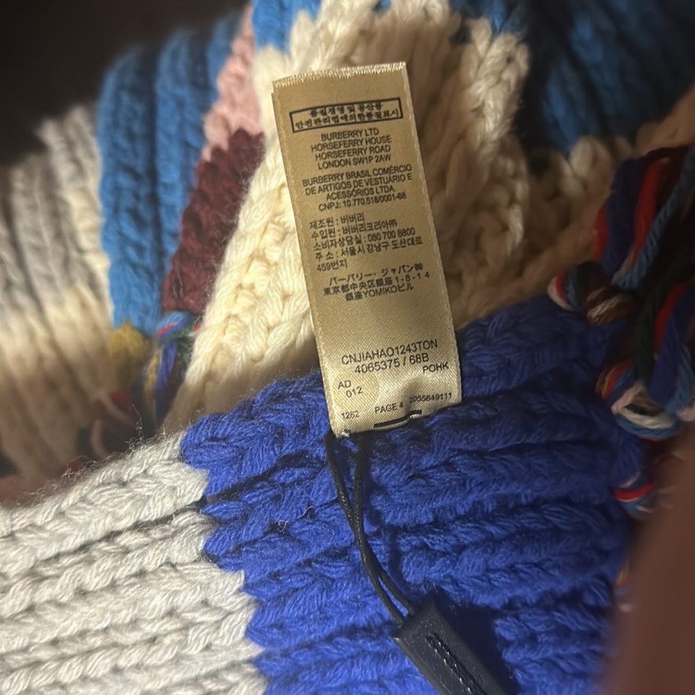 Burberry scarf - Picture 4 of 9